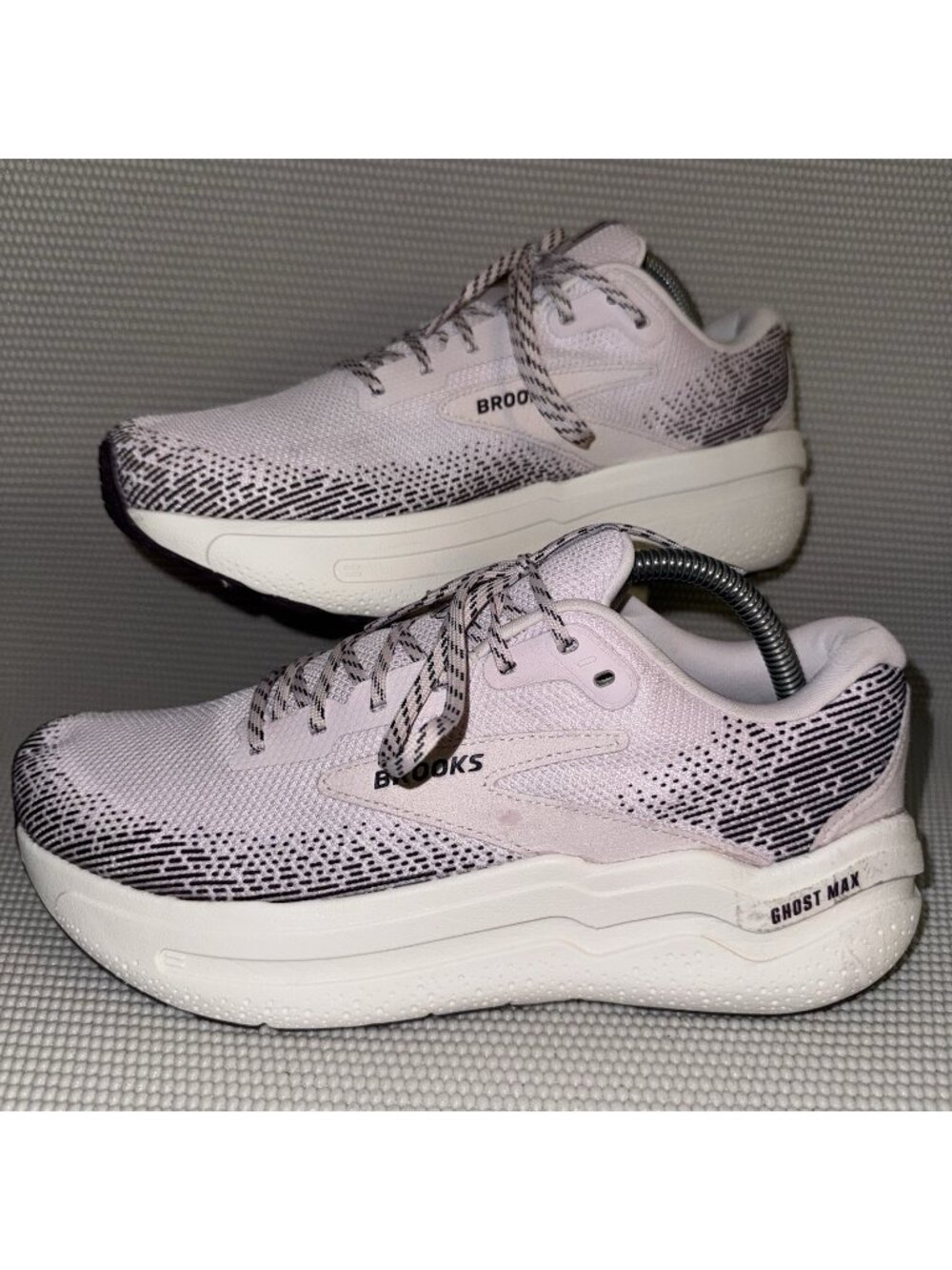 Brooks Ghost Max 2 Orchid Ice Plum Athletic Running Sneakers Women’s Size 10